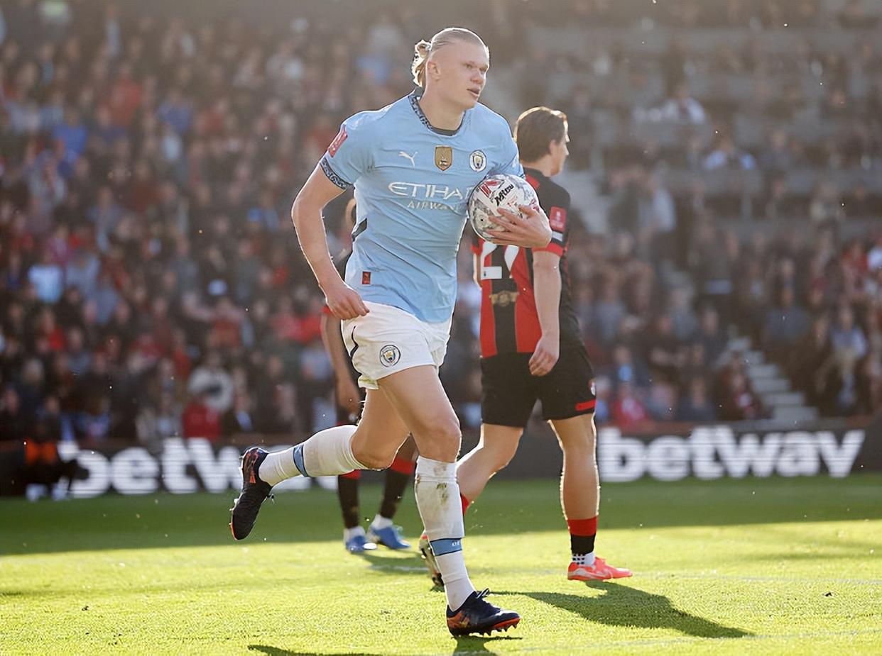 雷火电竞网站-多特蒙德轻取那不勒斯，哈兰德扑点救主英超